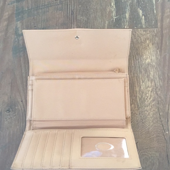 Liz Claiborne Wallet - Picture 4 of 6